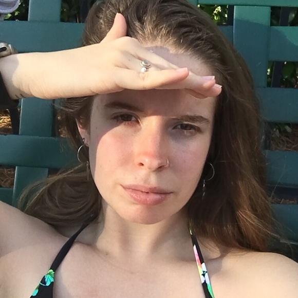 Meet your Posher, Devyn - Picture 1 of 1